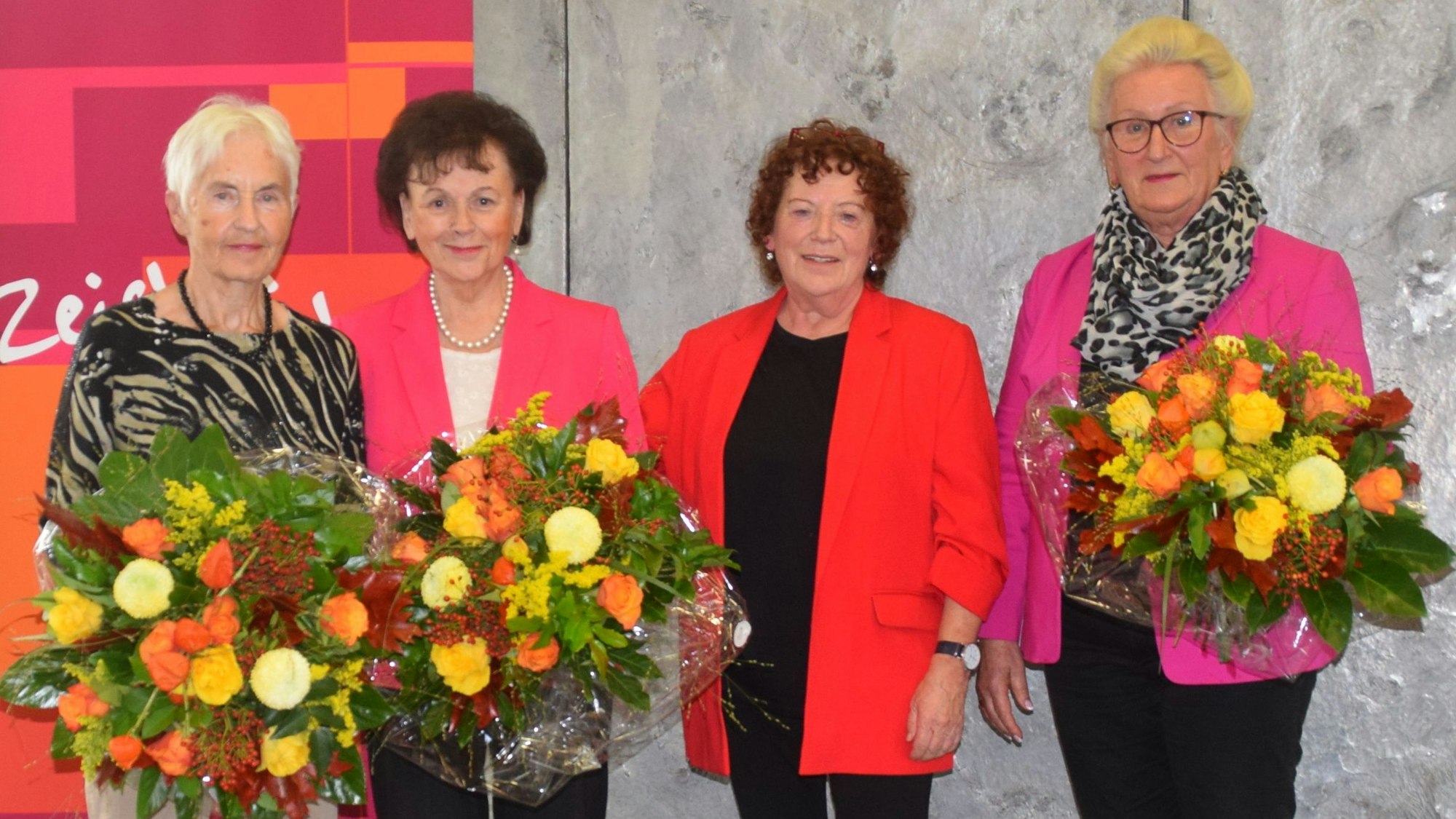 Die Vorsitzende der CDU-Frauen Union, Rita Schreiber (2. von rechts) ehrte von der Gründungsgruppe (von links): Margot Haberer, Annemarie Löhrer und Margot Widdig.