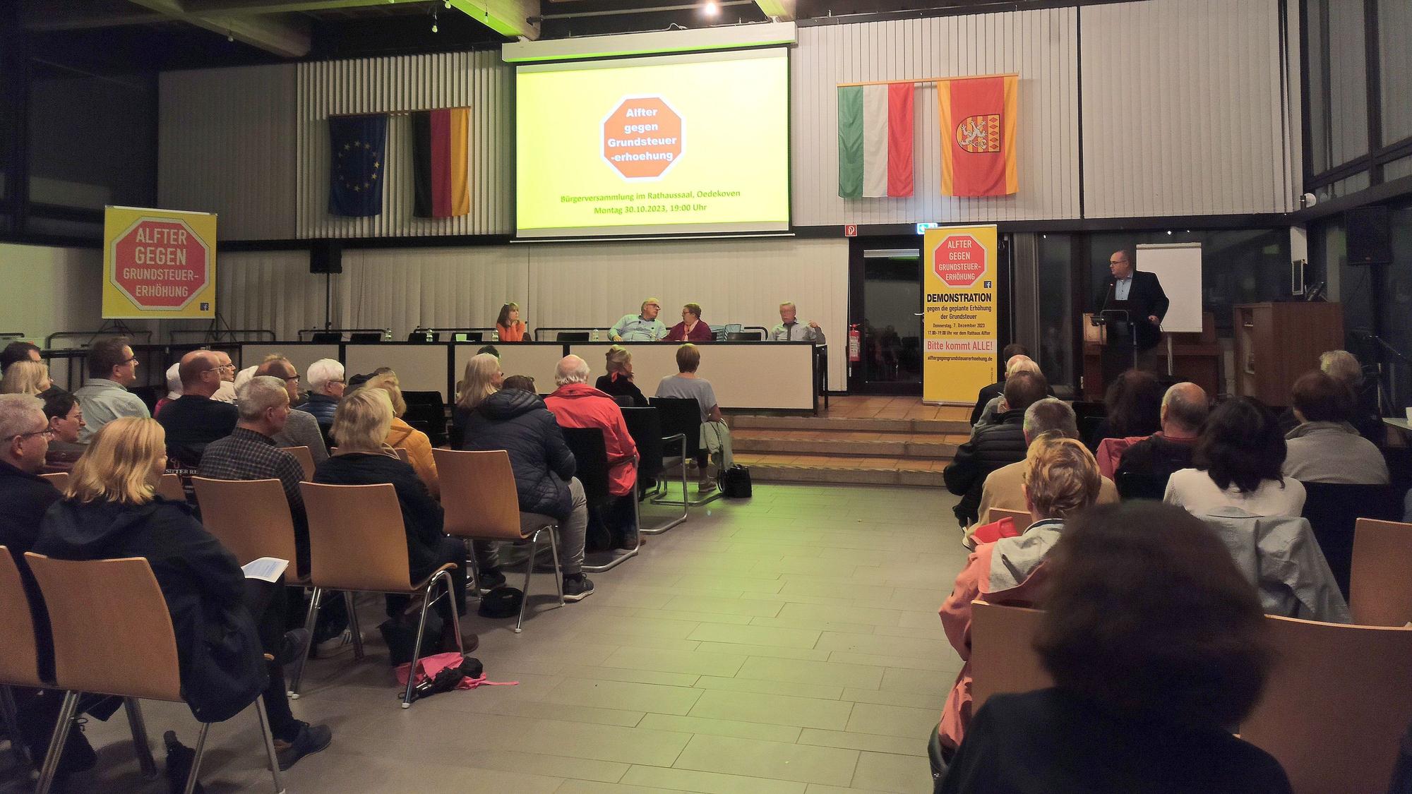 Rund 80 Bürger kamen zum Informationsabend der Bürgerinitiative „Alfter gegen Grundsteuererhöhung“ in den Ratssaal.