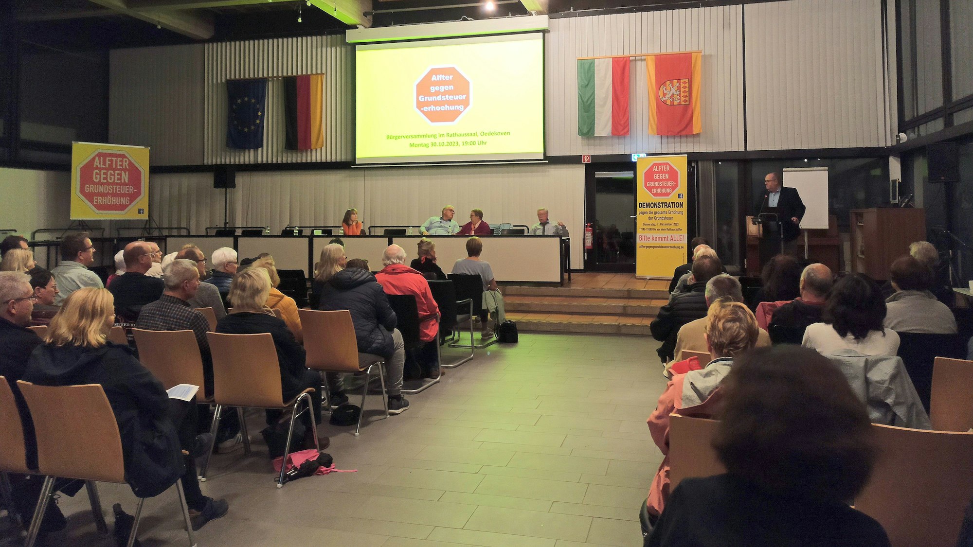 Rund 80 Bürger kamen zum Informationsabend der Bürgerinitiative „Alfter gegen Grundsteuererhöhung“ in den Ratssaal.