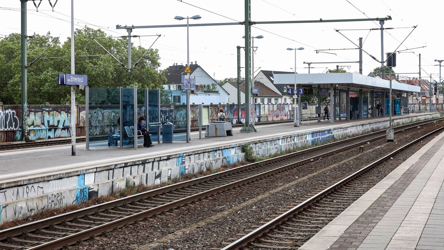 Der Bahnhof Ehrenfeld (Archivfoto) wurde Montagfrüh (1. Juni) wegen eines Notarzteinsatzes gesperrt.