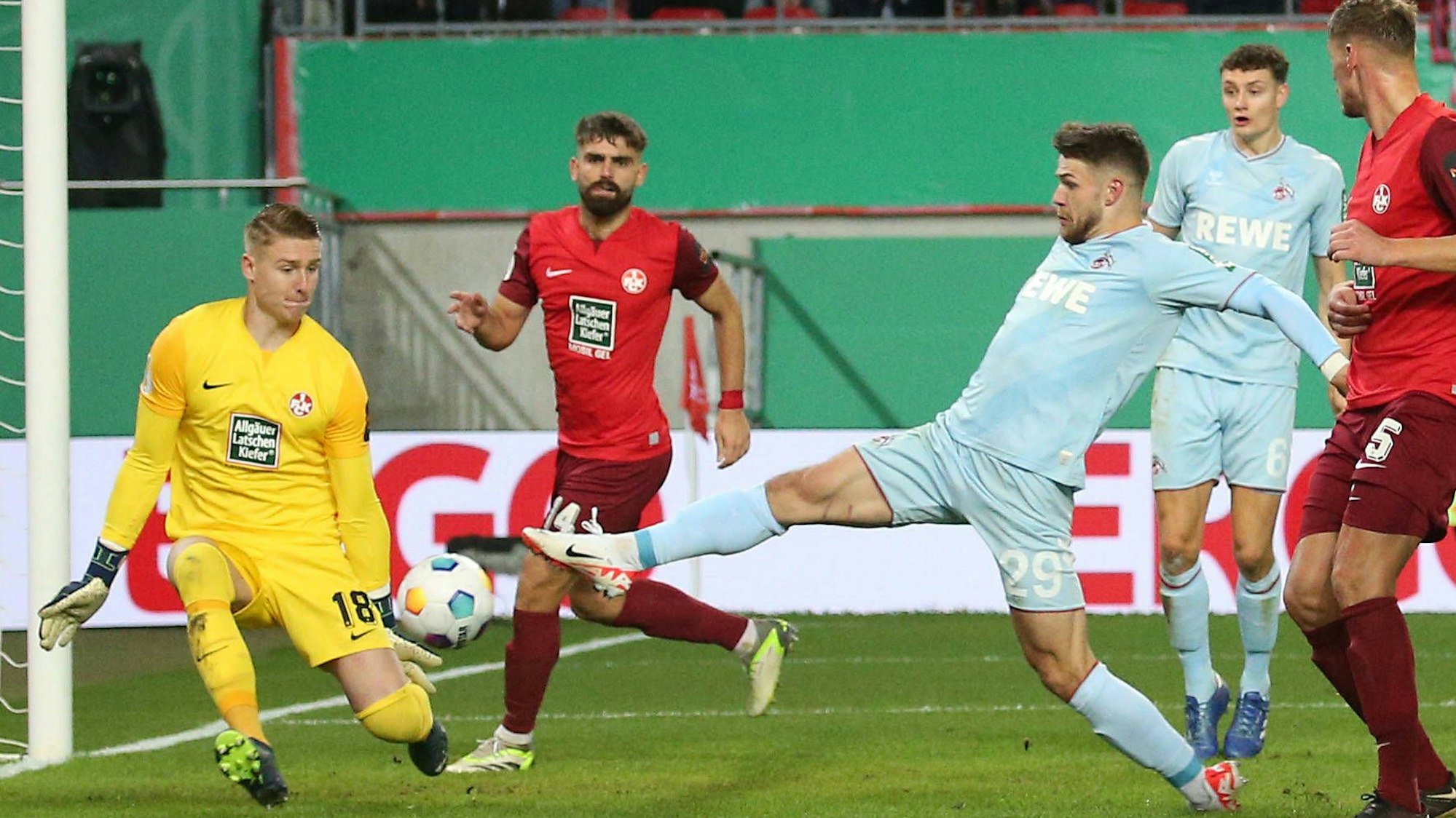 1:3 Anschlusstreffer Köln durch Jan Thielmann.