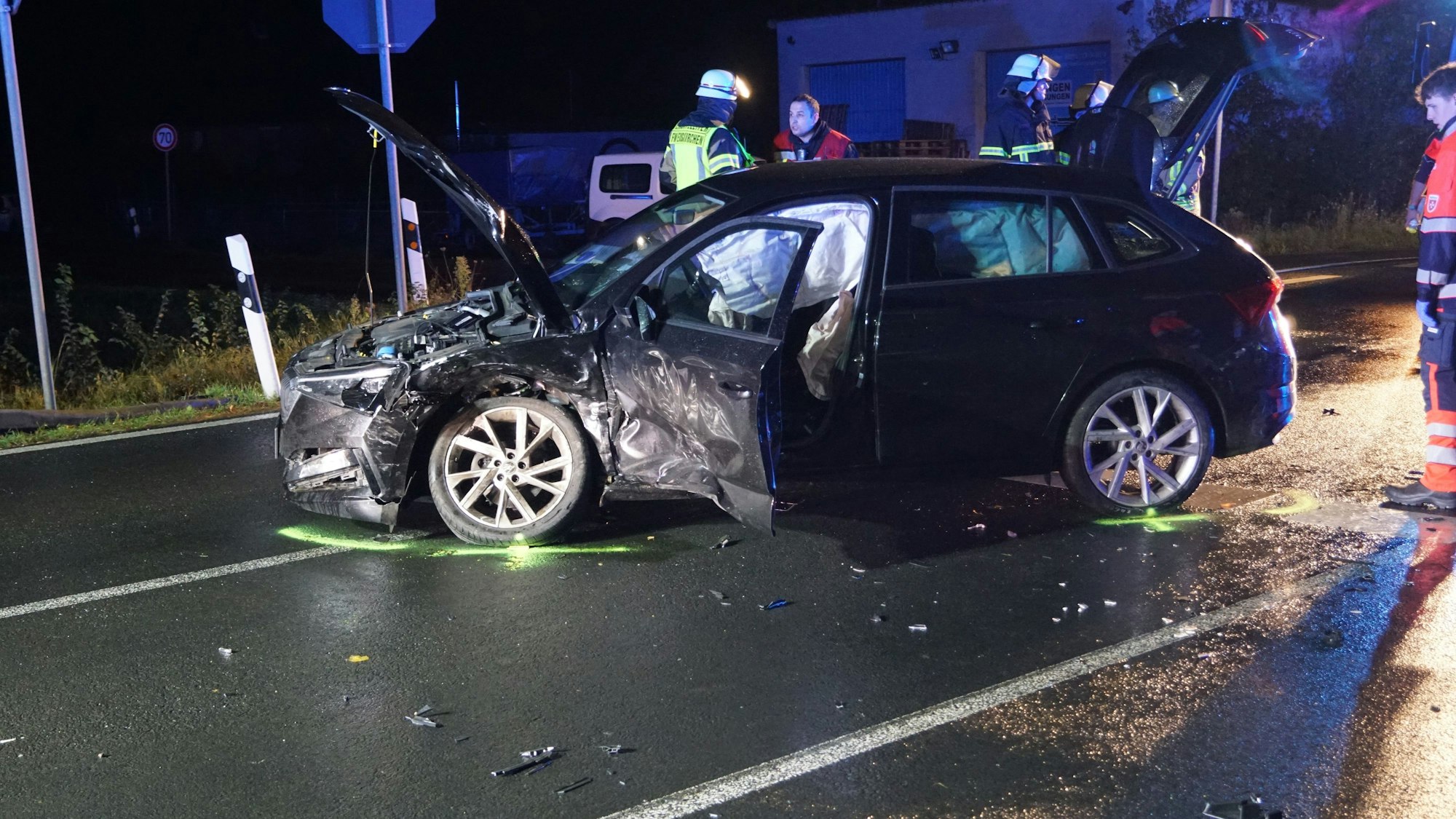 Das Bild zeigt das demolierte Auto der verunglückten Euskirchenerin.