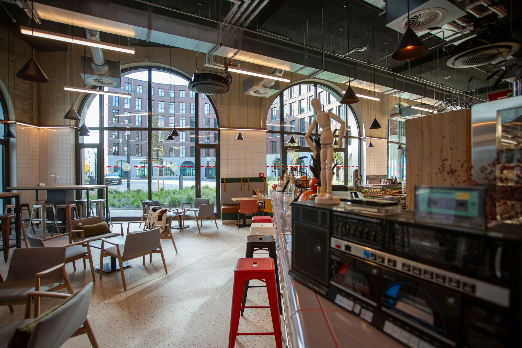 Rund sechs Meter hoch sind die Decken im Erdgeschoss.