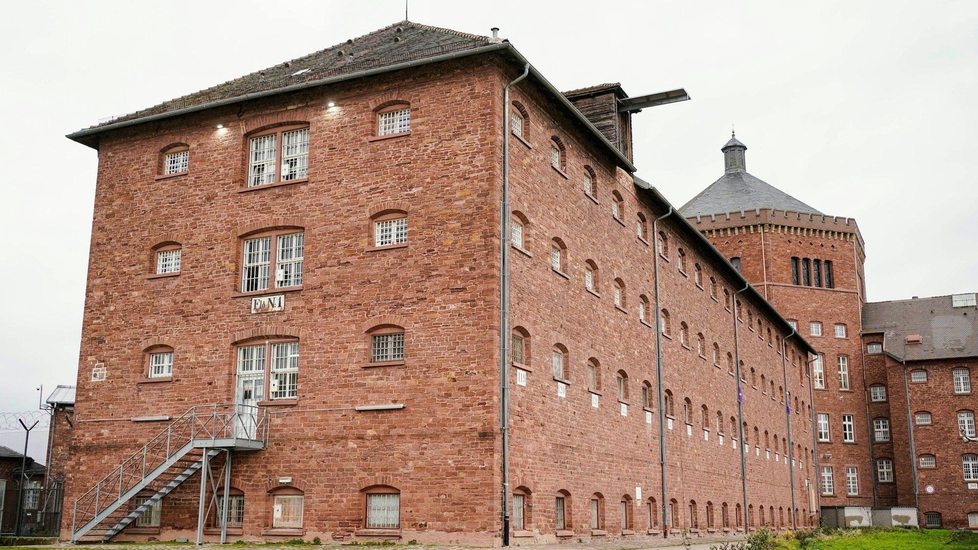 Das Hauptgebäude der Justizvollzugsanstalt in Bruchsal.