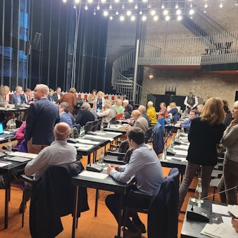 Das Foto zeigt den Stadtrat Bergisch Gladbach