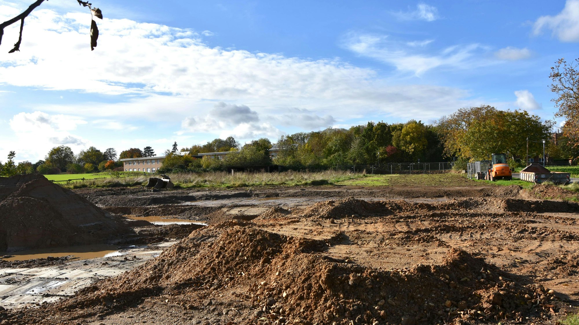 An der Nußbaumallee in Elsdorf ist eine Baustelle.