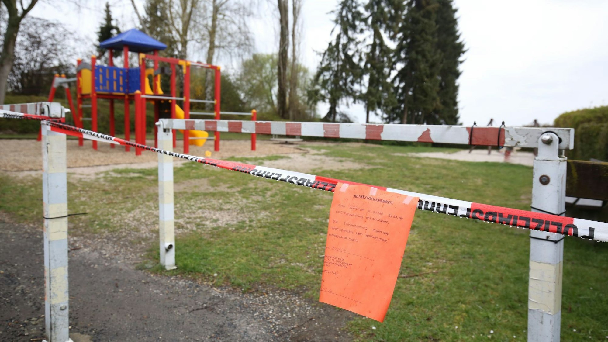 Auf sdiesem Spielplatz soll der Stiefvater auf den Elfjährigen gerschossen haben