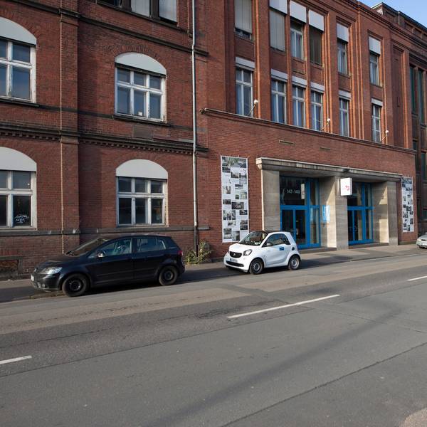 Denkmalgeschützt ist die ehemalige Hauptverwaltung von Klöckner-Humboldt-Deutz an der Deutz-Mülheimer Straße