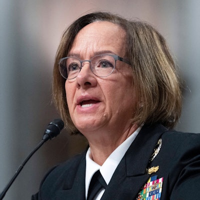 ARCHIV - 14.09.2023, USA, Washington: Lisa Franchetti, Admiralin der US-Marine, spricht während einer Anhörung des Ausschusses für Streitkräfte des Senats zu ihrer Nominierung für die Wiederernennung in den Admiralsrang und für das Amt des Chefs der Marineoperationen auf dem Capitol Hill. Erstmals in der Geschichte steht eine Frau an der Spitze der US-Marine. Der Senat bestätigte am Donnerstag (02.11.2023) die Berufung der Admiralin Lisa Franchetti auf den Führungsposten der US-Navy. Foto: Jacquelyn Martin/AP +++ dpa-Bildfunk +++