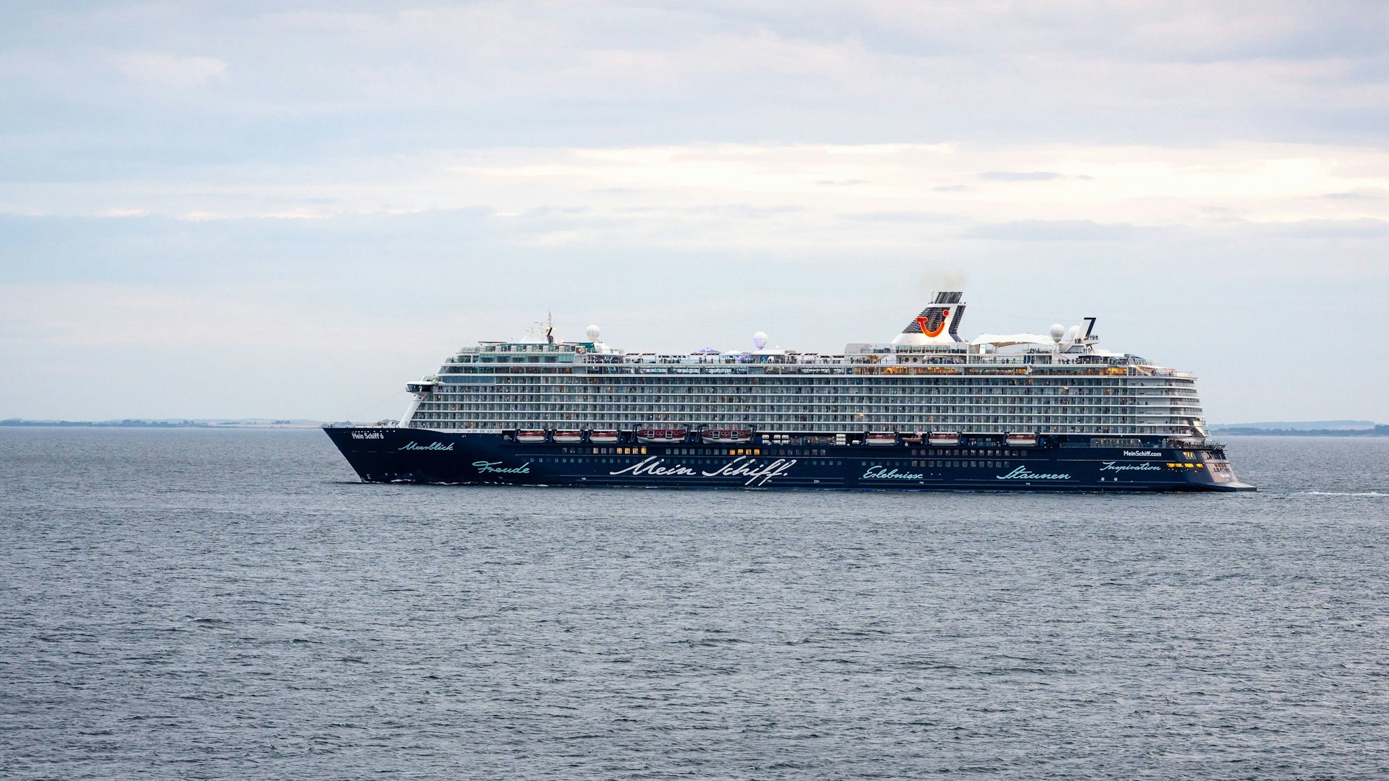 Das Kreuzfahrtschiff „Mein Schiff 3“ in der Nordsee.