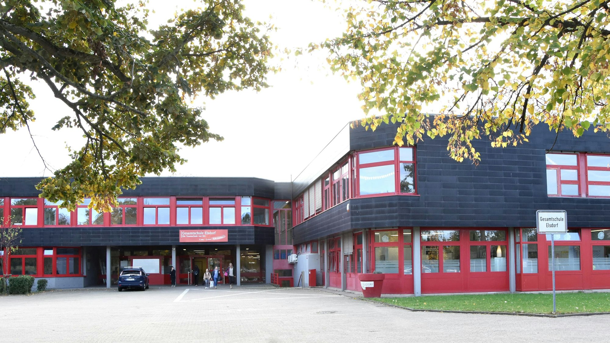 Das Bild zeigt die Gesamtschule in Elsdorf-Angelsdorf.