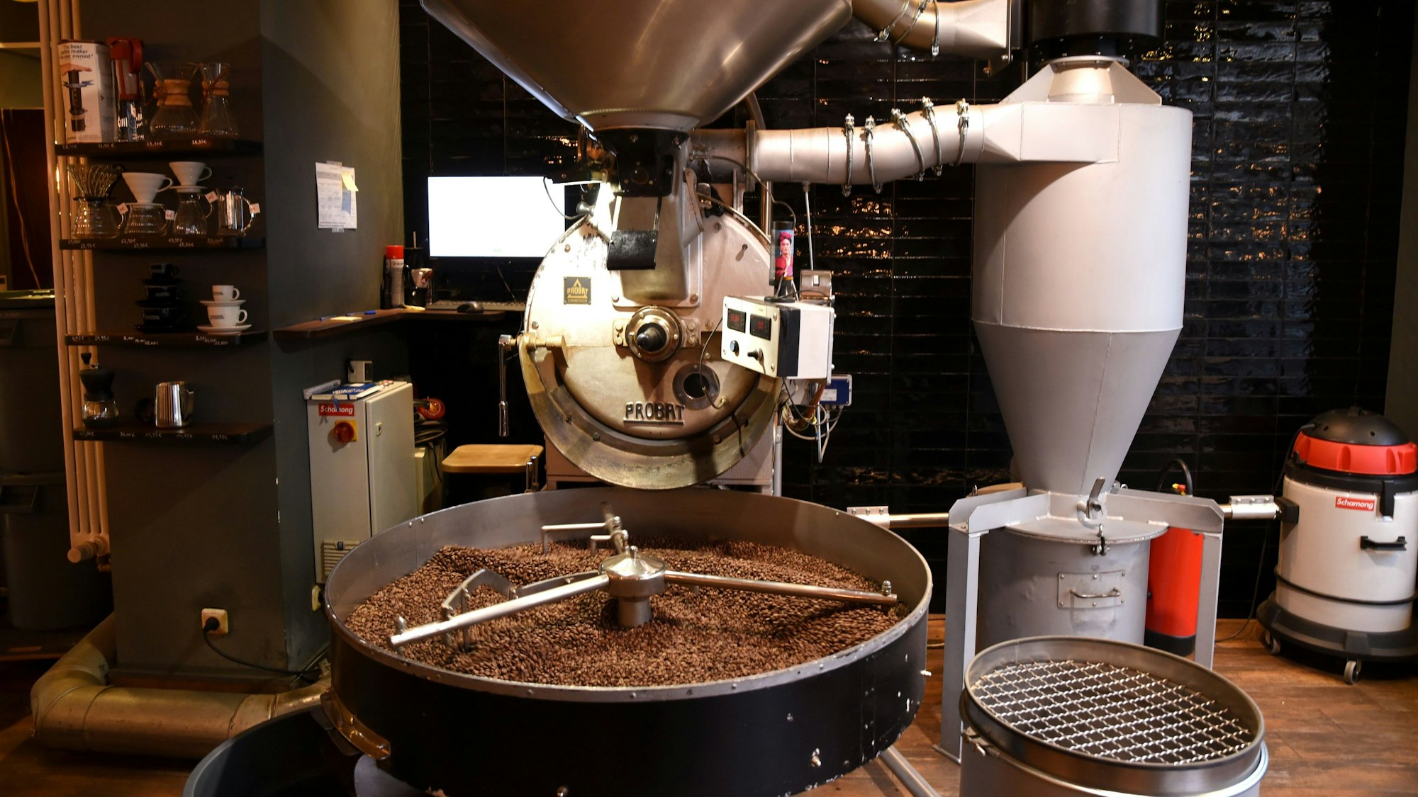 Röstanlage in der Kölner Rösterei Schamong