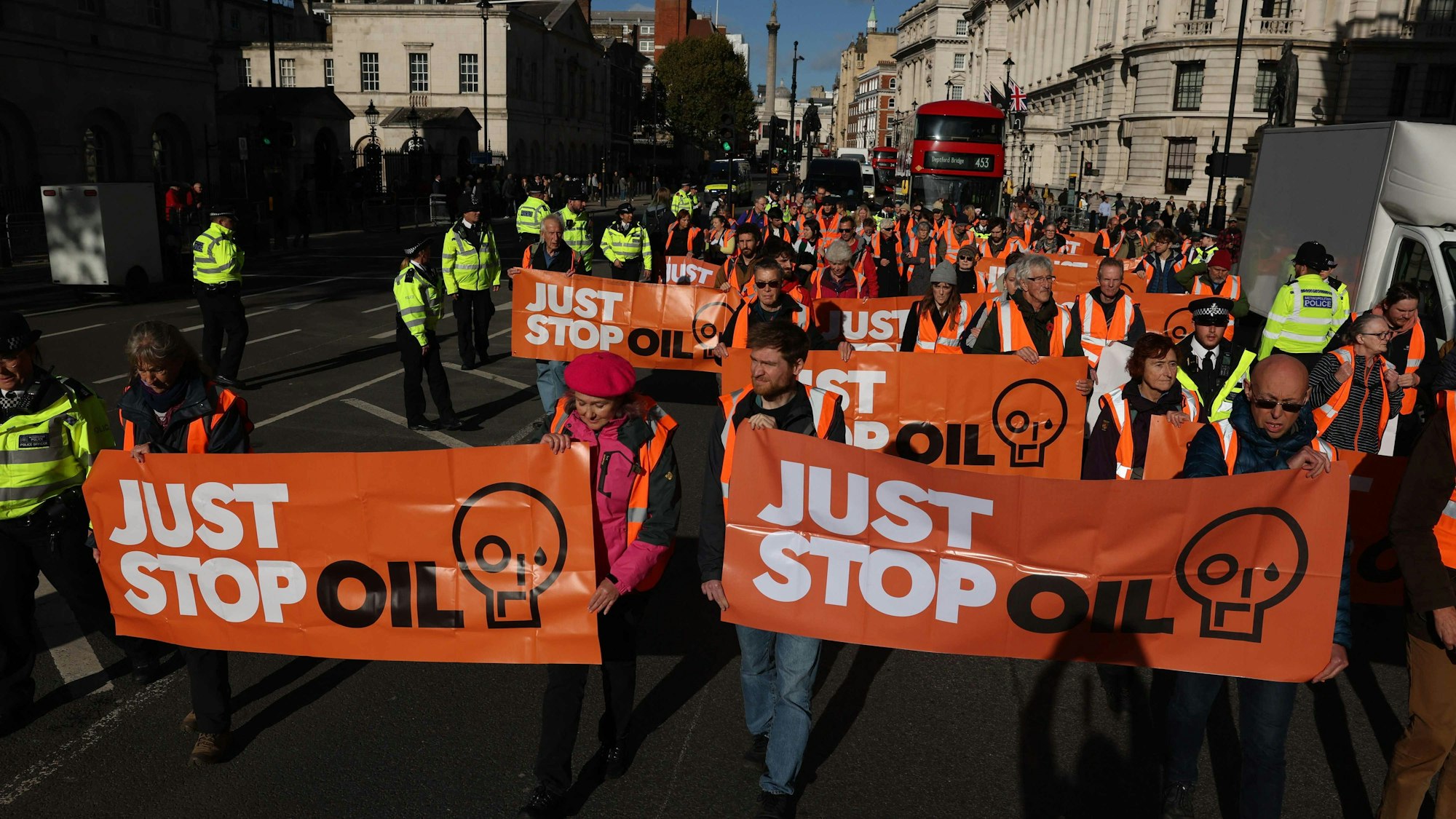 Just Stop Oil: Klima-Protest gegen Pläne der britischen Regierung am Montag, 6. November