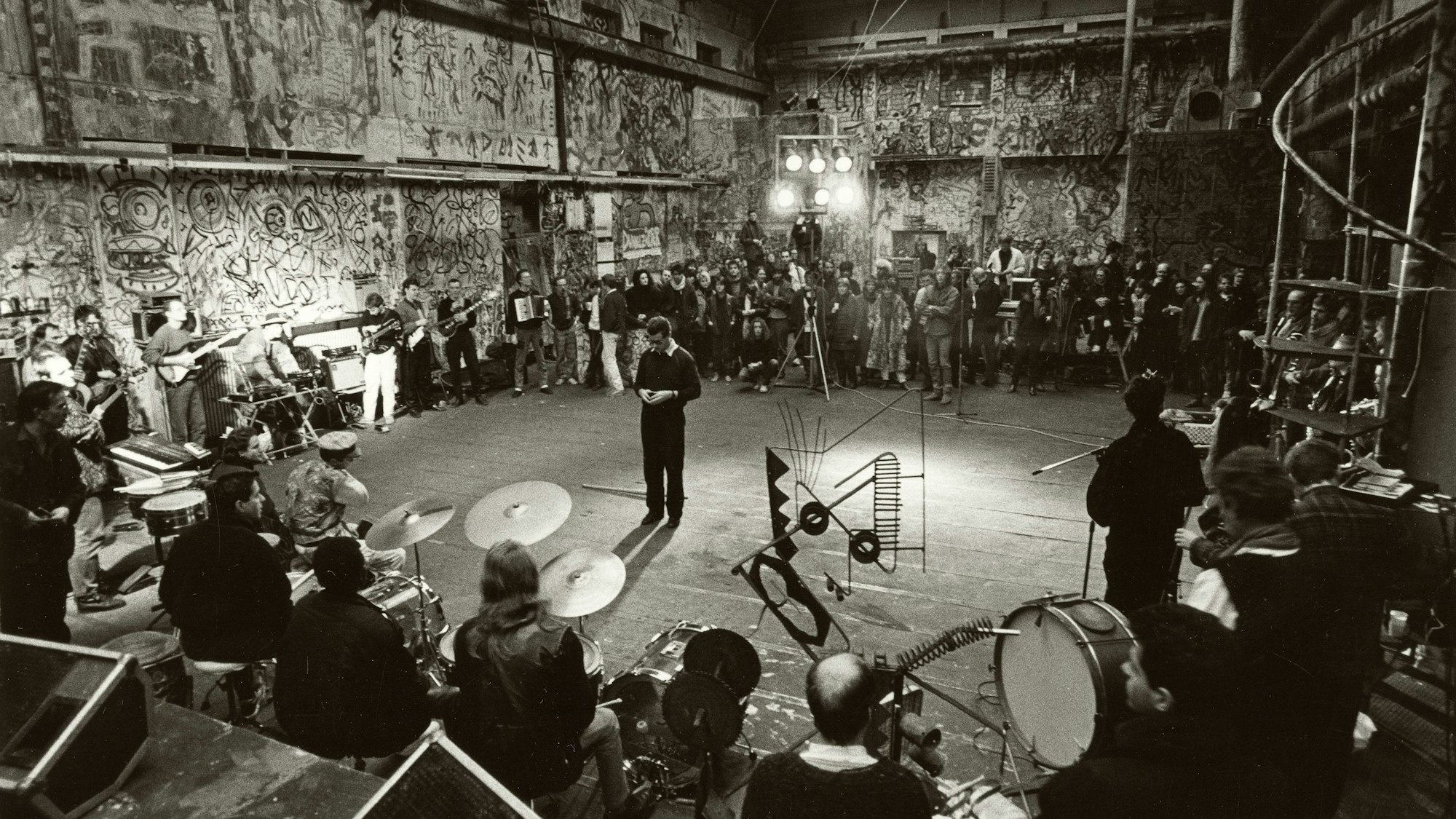 Köln, ehemalige Stollwerck-Fabrik, Frank Köllges Intermission in der Maschinenhalle, 28. Dezember 1986. Eusebius Wirdeier, DGPh