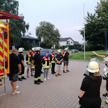 Die Werbekampagnen der Feuerwehr Rösrath (wie der Einsteigertag) hatten Erfolg – nun muss das Personal ausgebildet werden.