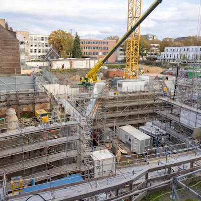 Auf der Baustelle am Waidmarkt wird es kommende Woche unruhig. Massenweise Beton wird eingefüllt.