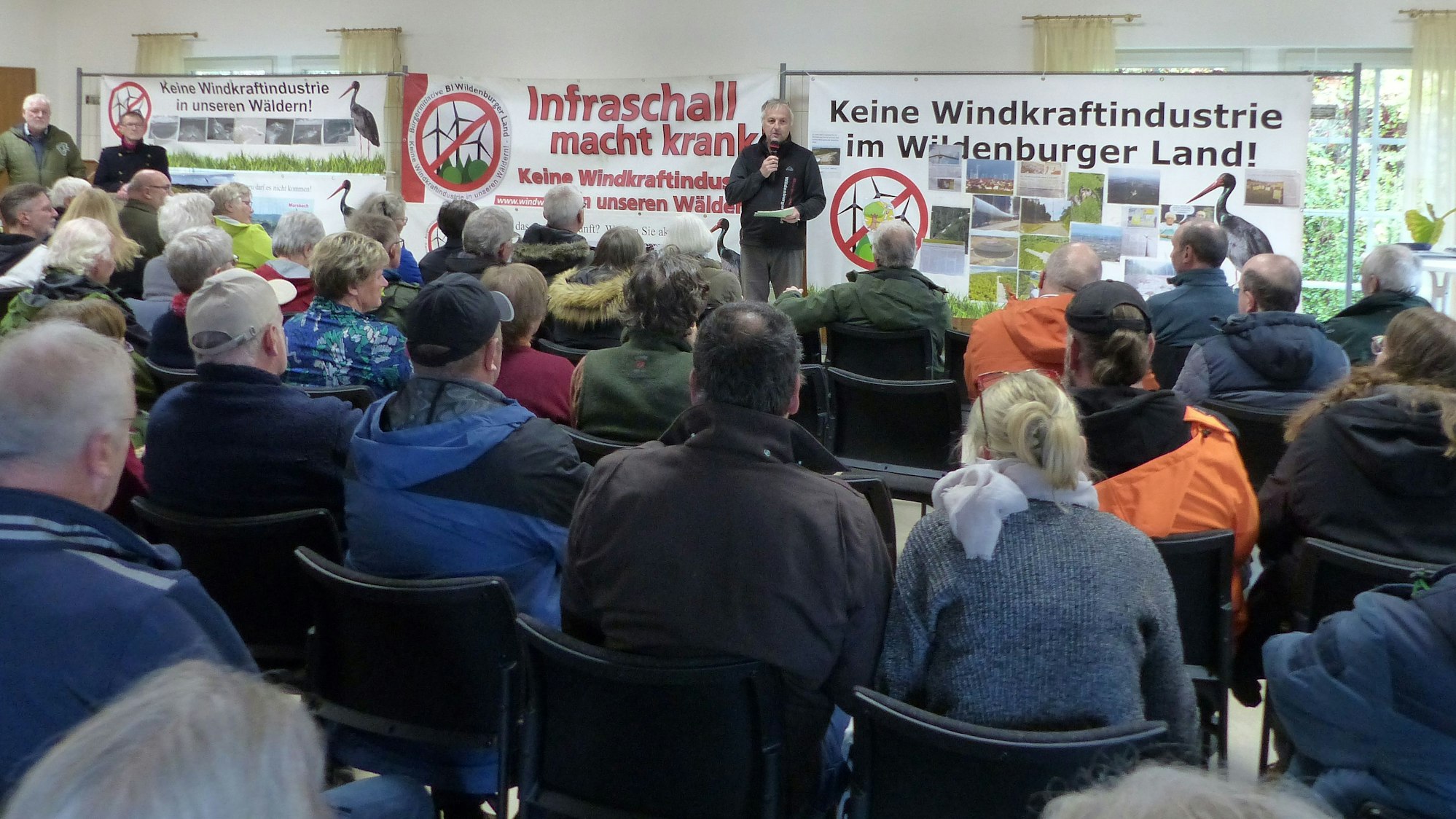 Die Protestkundgebung im Bürgerhaus Steeg
