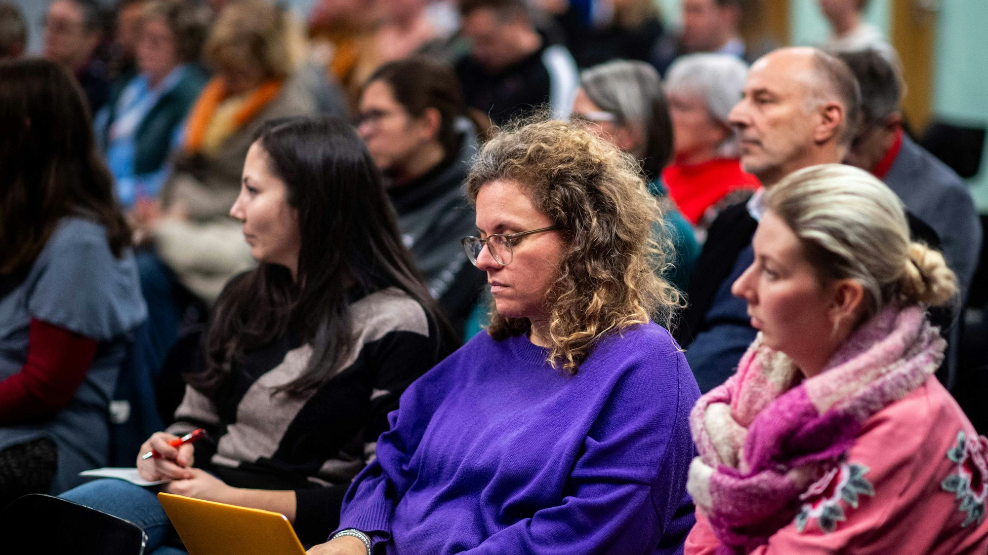 Das Bild zeigt einen Teil des Publikums beim Kita-Gipfel.