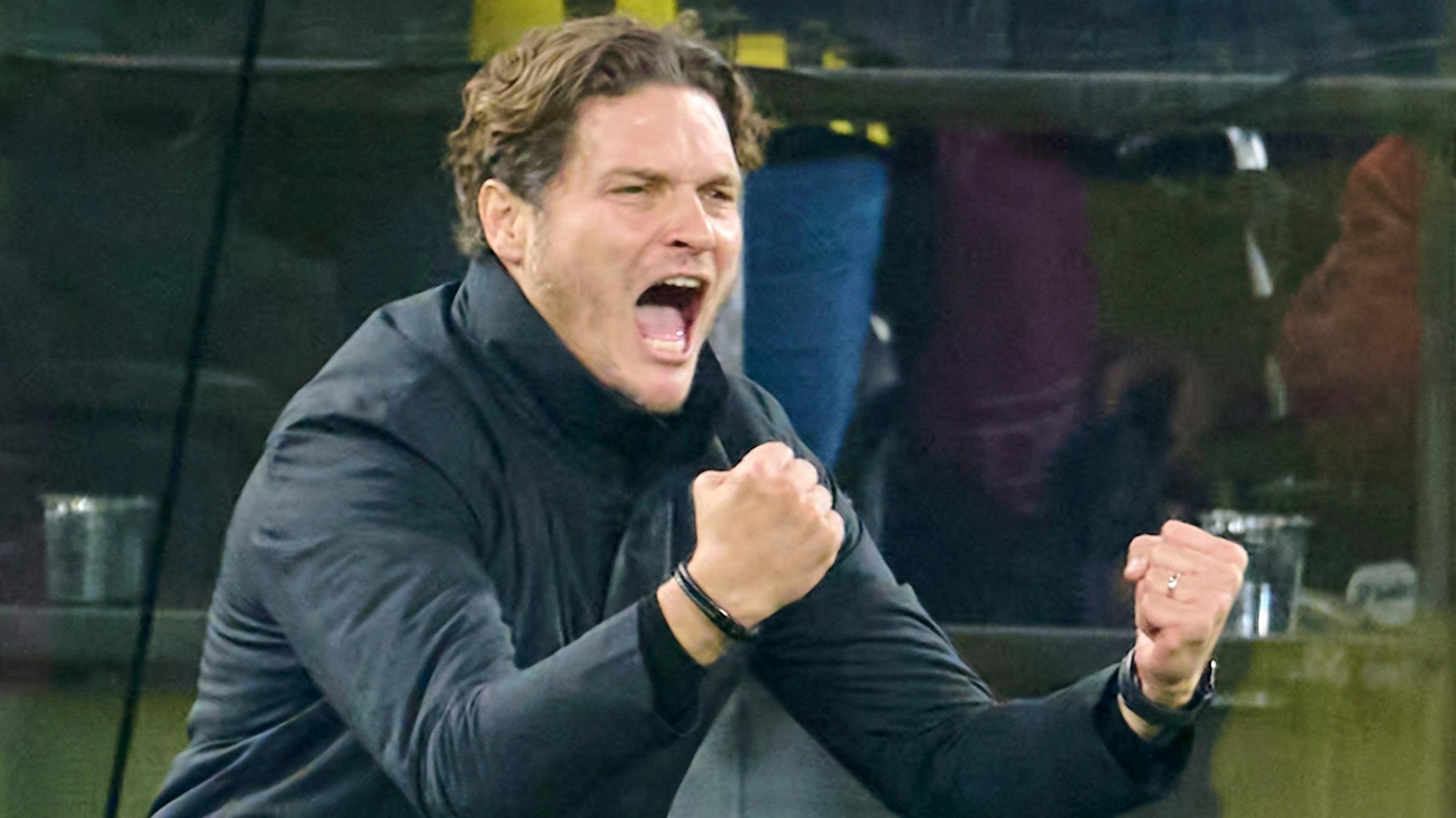 Dortmunds Trainer Edin Terzic in Aktion.