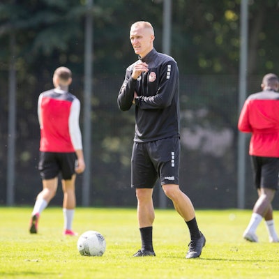 1. Trainingseinheit Anthony Modeste bei Fortuna Koeln, 09.08.2023 Thomas Kraus Co-Trainer, 1. Trainingseinheit von Anthony Modeste bei Fortuna Koeln, am 09.08.2023, Trainingsplatz am Suedstadion, Koeln *** 1 training session Anthony Modeste at Fortuna Koeln, 09 08 2023 Thomas Kraus Co Trainer , 1 training session of Anthony Modeste at Fortuna Koeln, on 09 08 2023, Trainingsplatz am Suedstadion, Koeln Copyright: xBEAUTIFULxSPORTS/Meuselx