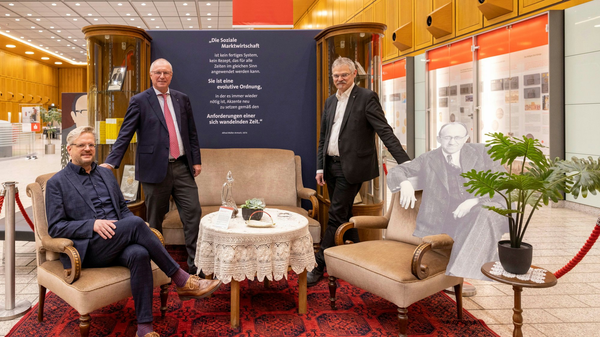 Professor Goldschmidt (ASM), Herr Wüerst (Kreissparkasse), Dr. Soénius (RWWA) v.l.n.r.