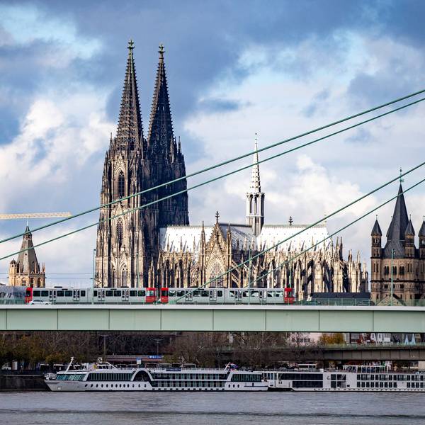 Blick von den Poller
Wiesen auf den Kölner Dom