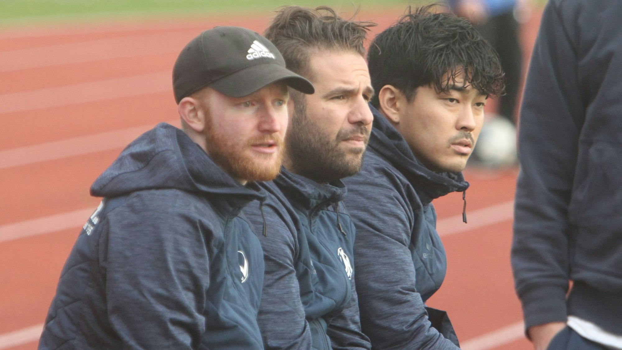 Kai Brech (von links) und Ioannis Foukis sowie Videoanalyst Kaito Ikeda