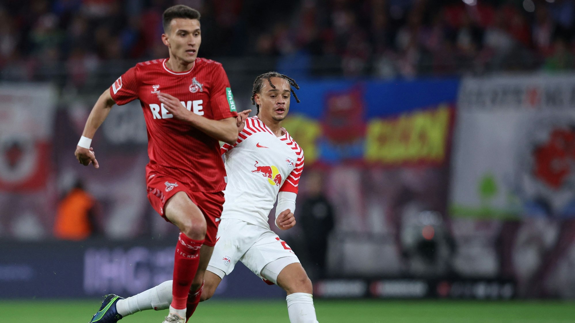Dejan Ljubicic (l.) konnte die ganze Woche nicht trainieren und fehlt dem 1. FC Köln am Samstag in Bochum.