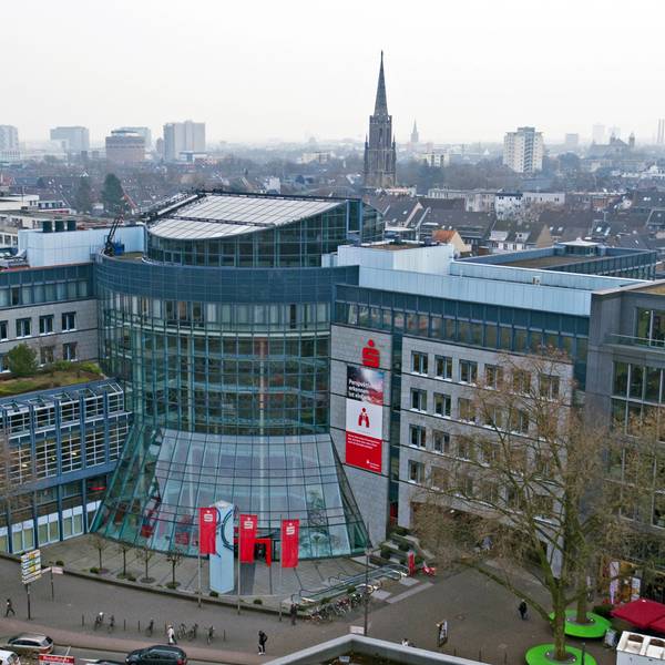 Die Hauptstelle der Sparkasse Köln Bonn am Rudolfplatz.