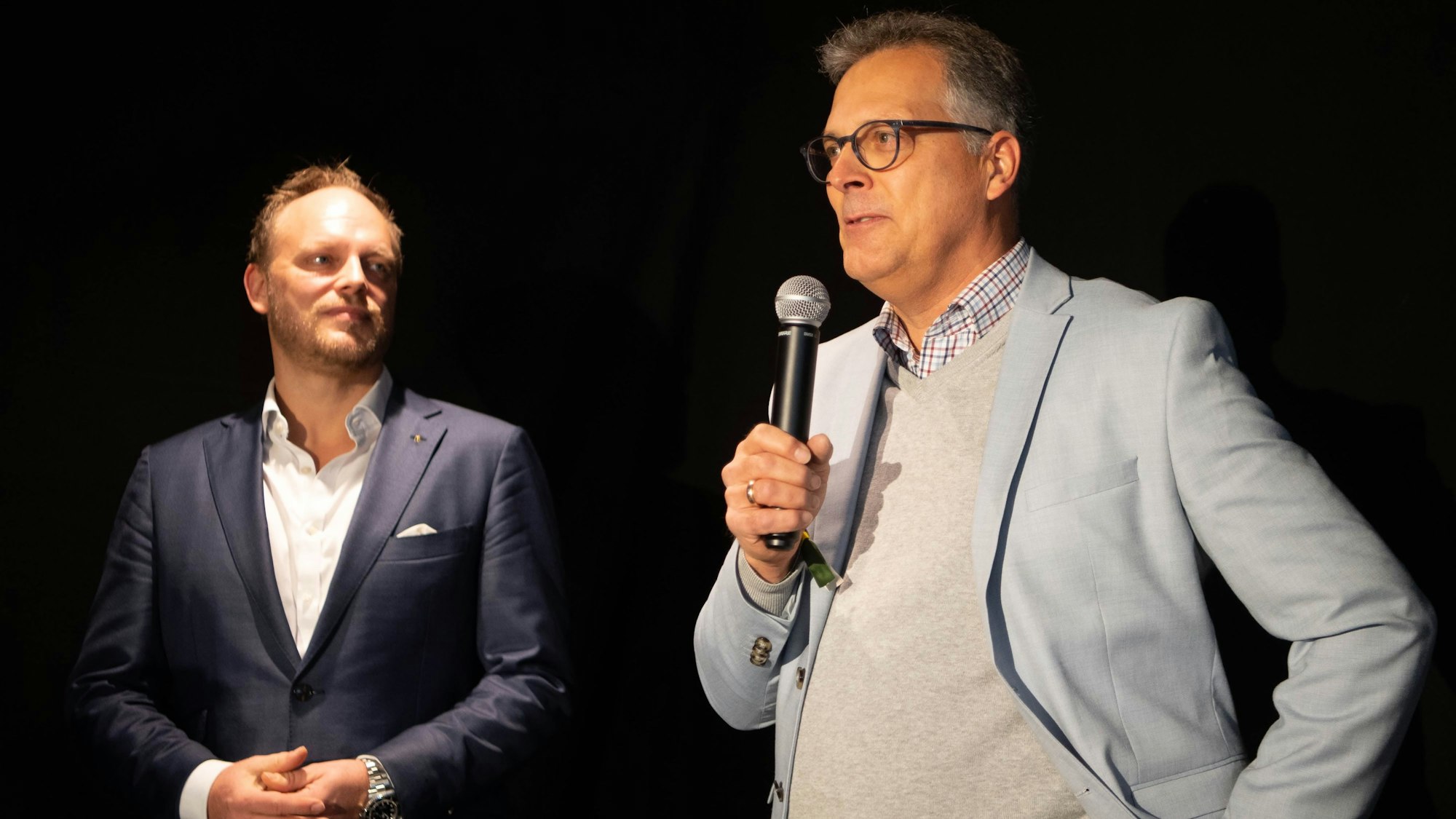 Das Bild zeigt Zülpichs Bürgermeister Ulf Hürtgen während der Rede.