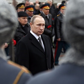 Russlands Präsident Wladimir Putin bei einer Militärzeremonie. Russische Kriegsgefangene haben den Kremlchef scharf kritisiert. (Archivbild)