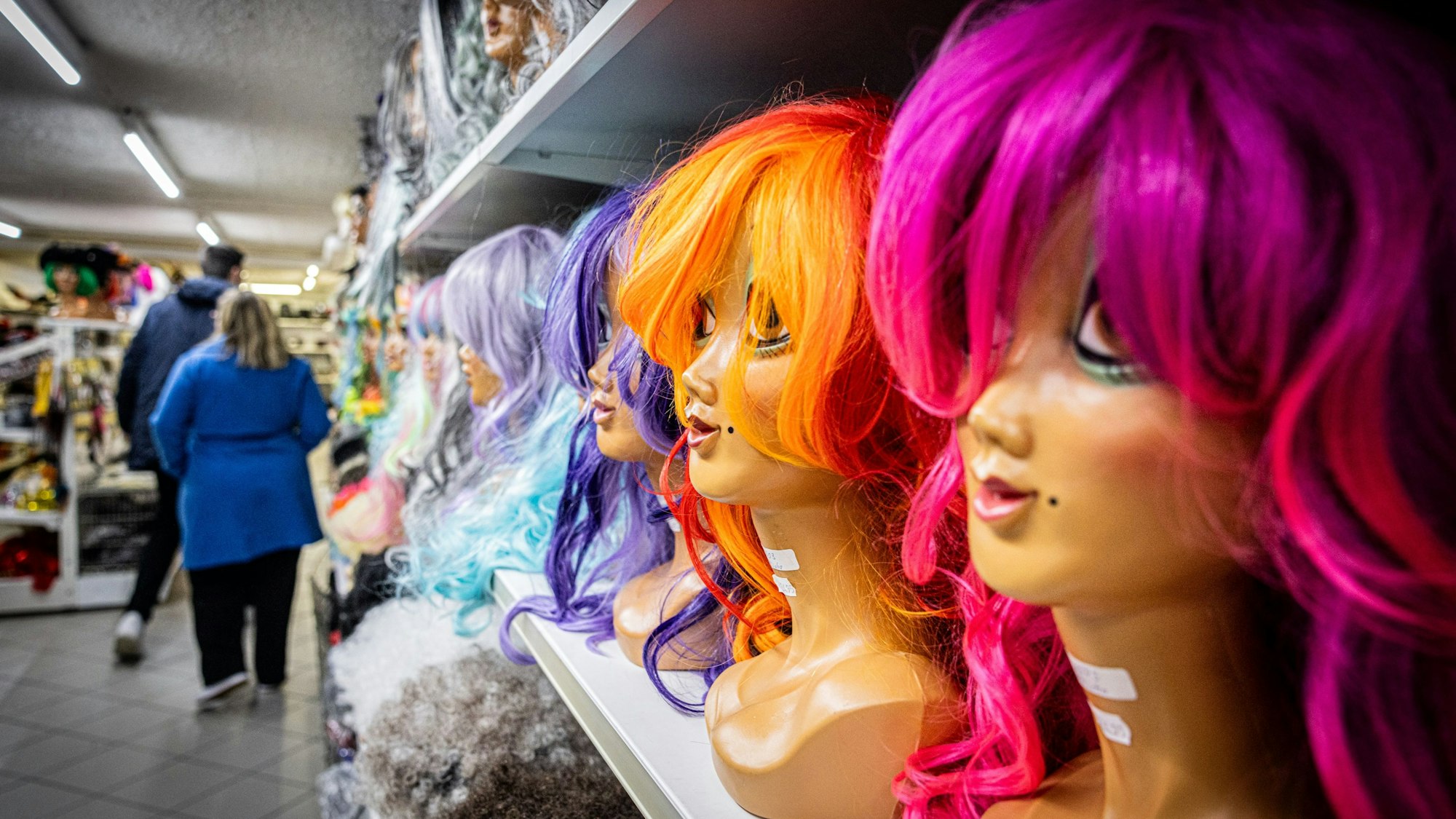 Gestreift und Klassiker gehen immer,. Indianer heissen jetzt Winnetou oder American Nativer Kostüm. Foto: Meike Böshemeyer