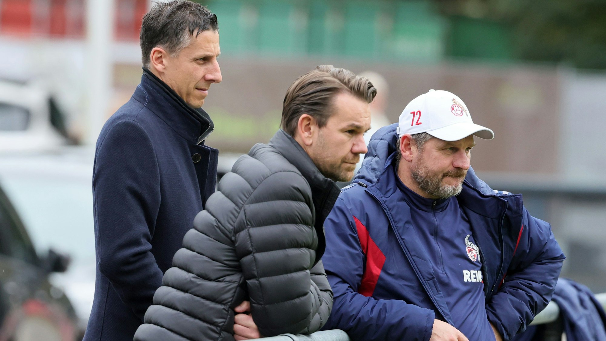 1. FC Köln, Training, von links: Christian Keller, Thomas Kessler, Steffen Baumgart (1. FC Köln). 30.10.2023, Bild: Herbert Bucco