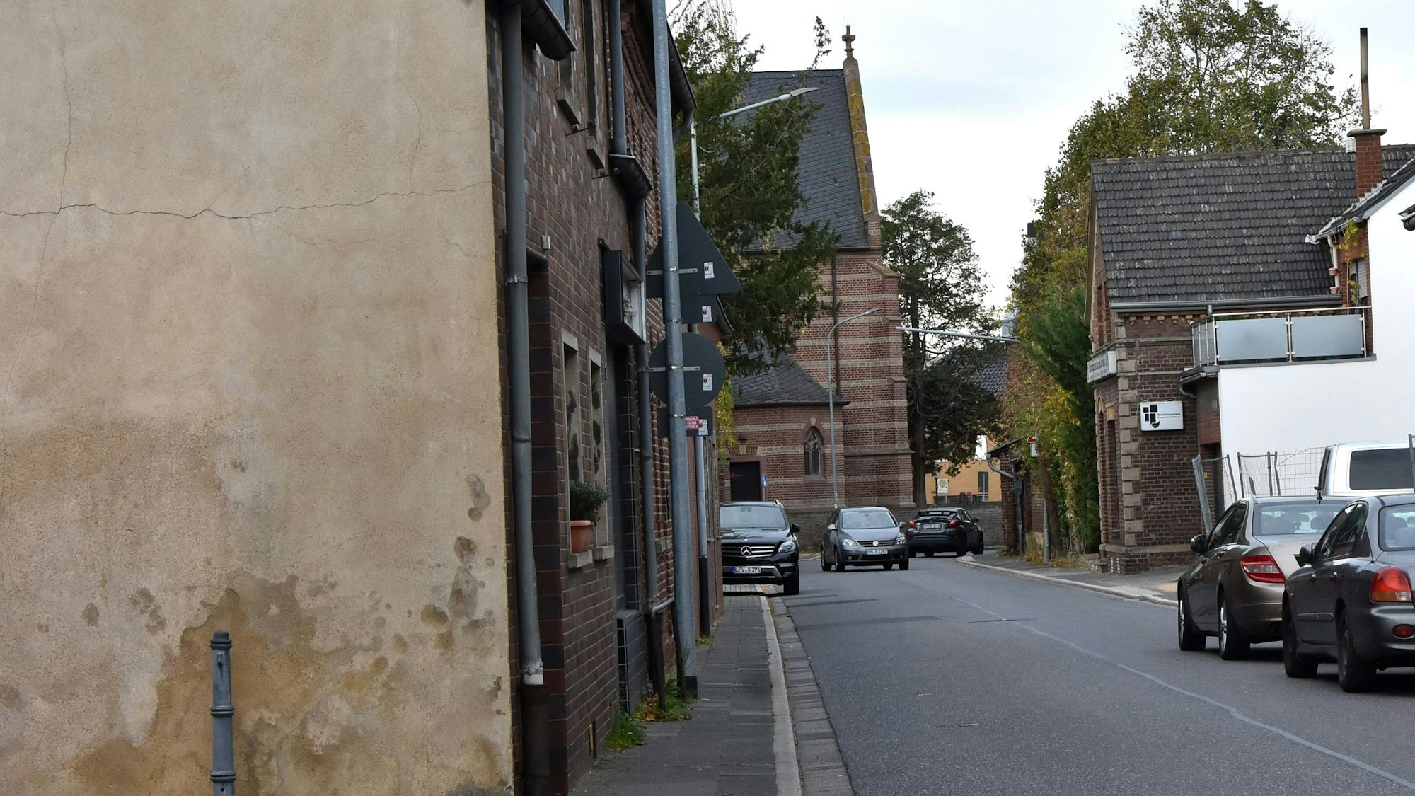 Das Bild zeigt die Engstelle in Berrendorf.