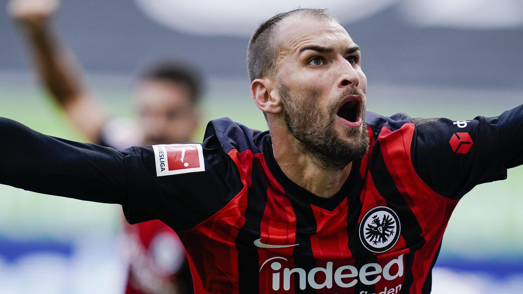 Bas Dost im Jahr 2020, hier noch im Trikot von Eintracht Frankfurt.
