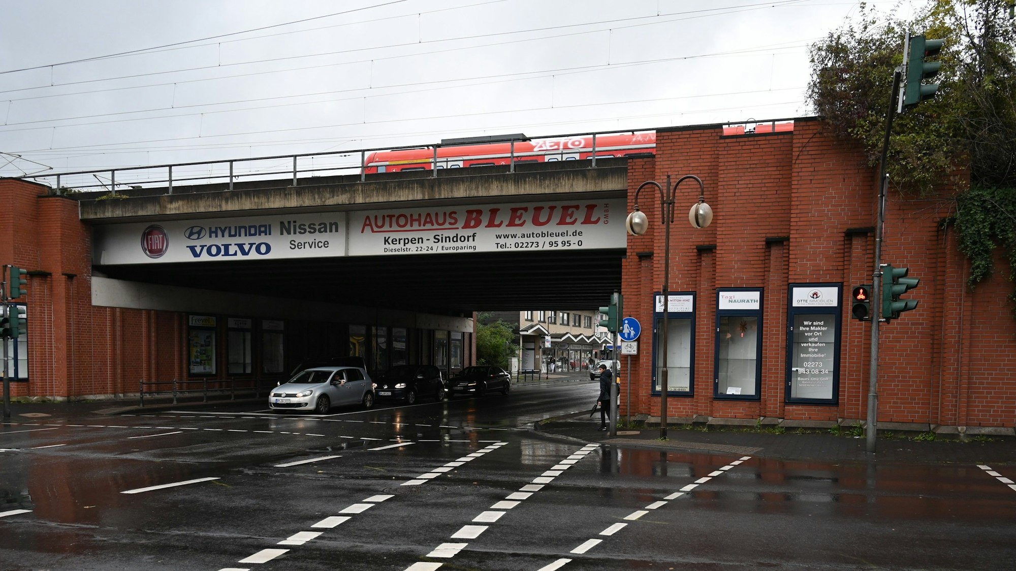 Das Bild zeigt eine Bahnunterführung in Horrem.
