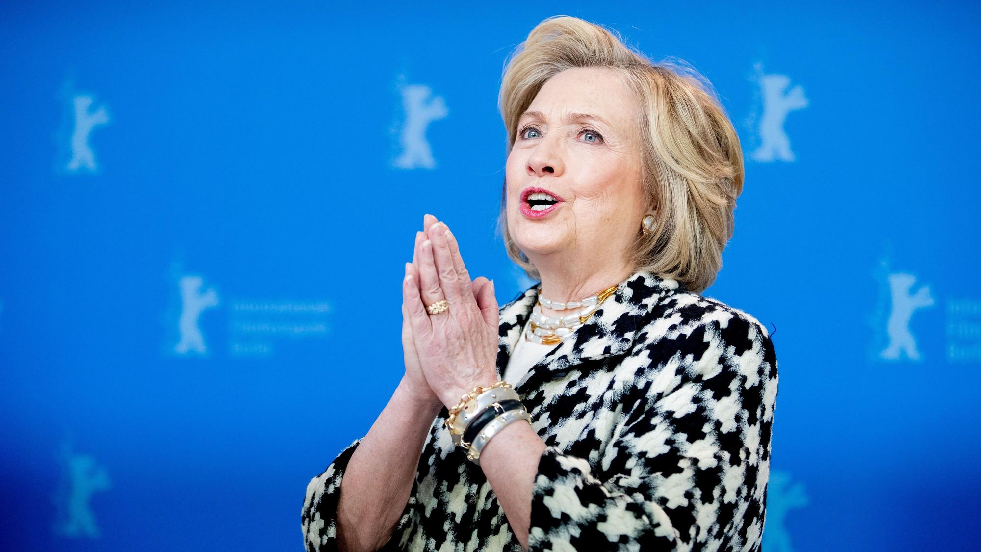 Hillary Clinton bei der Berlinale im Jahr 2020. Die ehemalige First Lady, Senatorin und Außenministerin hat Donald Trump mit Adolf Hitler verglichen.