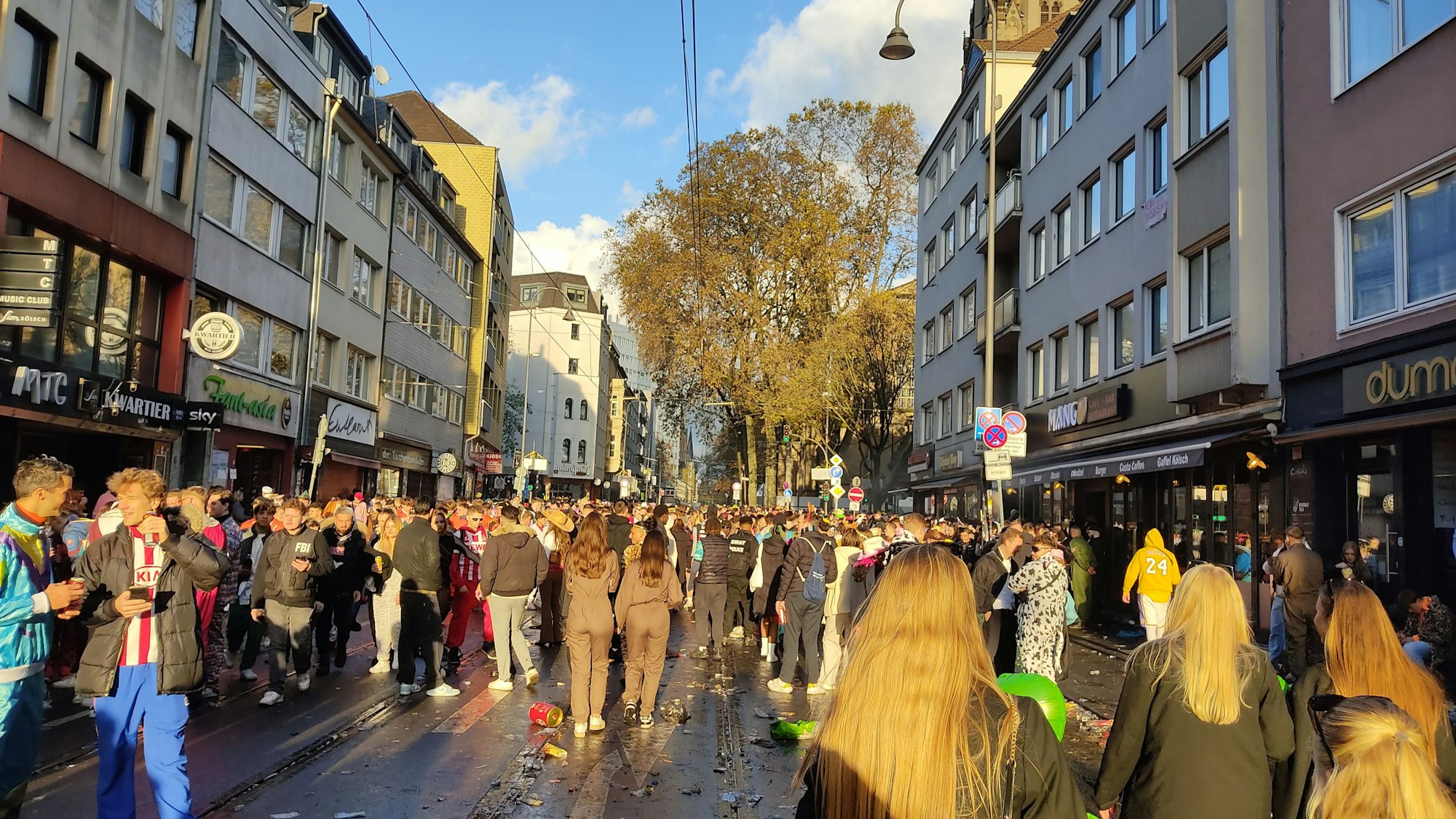 Zülpicher Straße gegen 15.30 Uhr