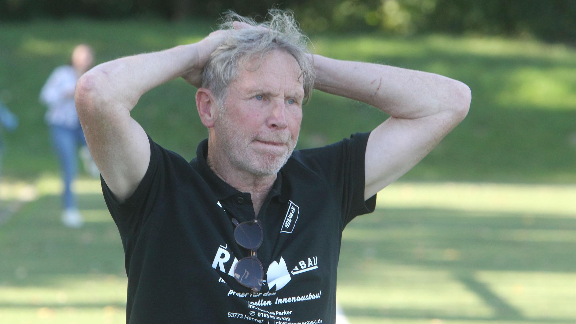 Trainer Harald Seeler vom SSV Happerschoß wartet seit 270 Minuten auf einen Torerfolg seiner Mannschaft.