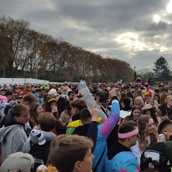 Die Entlastungsfläche auf der Uniwiese am Elften Elften 2023.