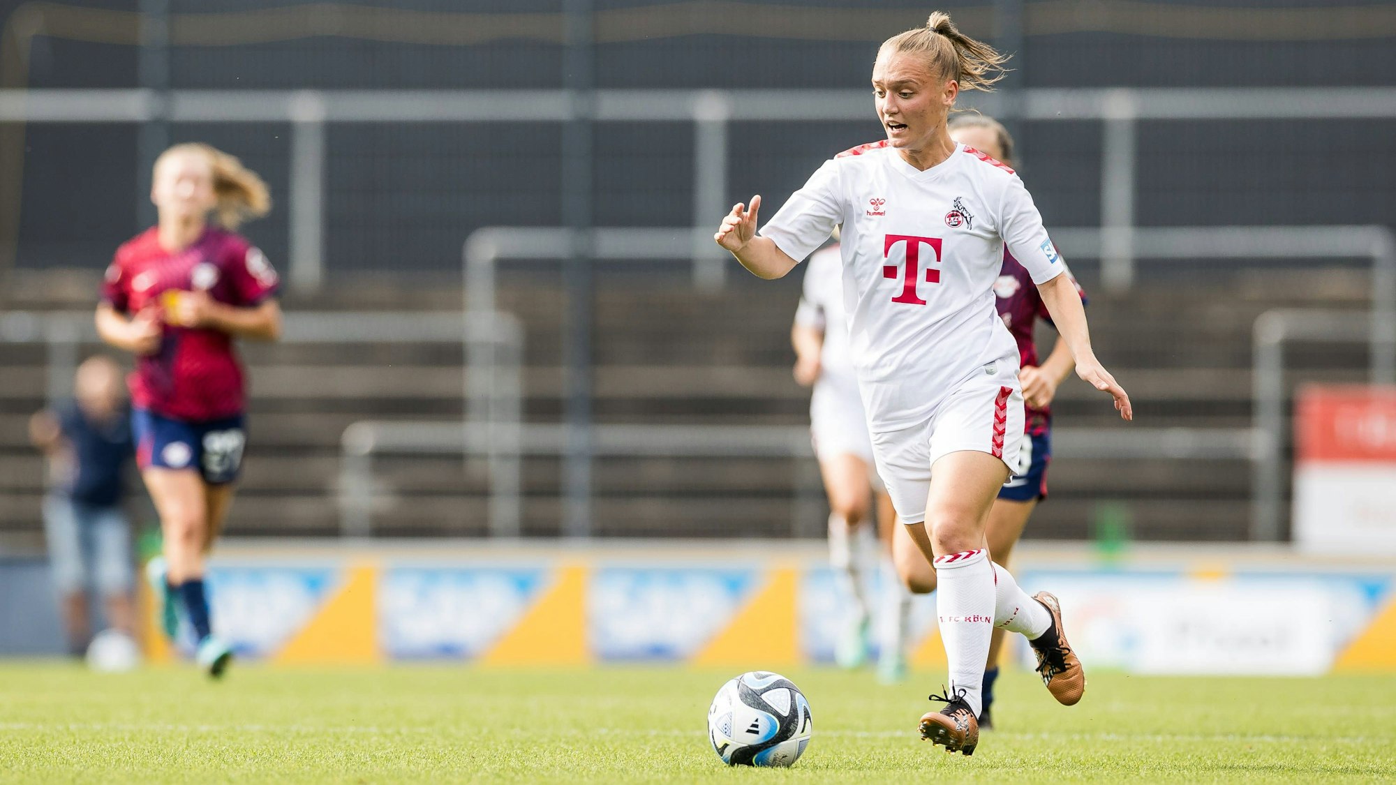 GOOGLE PIXEL Frauen Bundesliga: 1. FC Koeln - RB Leipzig 17.09.2023 Andrea Gavric 1. FC Koeln, 18 GOOGLE PIXEL Frauen Bundesliga, 1. FC Koeln - RB Leipzig, Koeln, Franz-Kremer-Stadion am 17.09.2023 DFB REGULATIONS PROHIBIT ANY USE OF PHOTOGRAPHS AS IMAGE SEQUENCES AND/OR QUASI-VIDEO. *** GOOGLE PIXEL Womens Bundesliga 1 FC Koeln RB Leipzig 17 09 2023 Andrea Gavric 1 FC Koeln, 18 GOOGLE PIXEL Womens Bundesliga, 1 FC Koeln RB Leipzig, Koeln, Franz Kremer Stadium on 17 09 2023 DFB REGULATIONS PROHIBIT ANY USE OF PHOTOGRAPHS AS IMAGE SEQUENCES AND OR QUASI VIDEO Copyright: xBEAUTIFULxSPORTS/Wunderlx