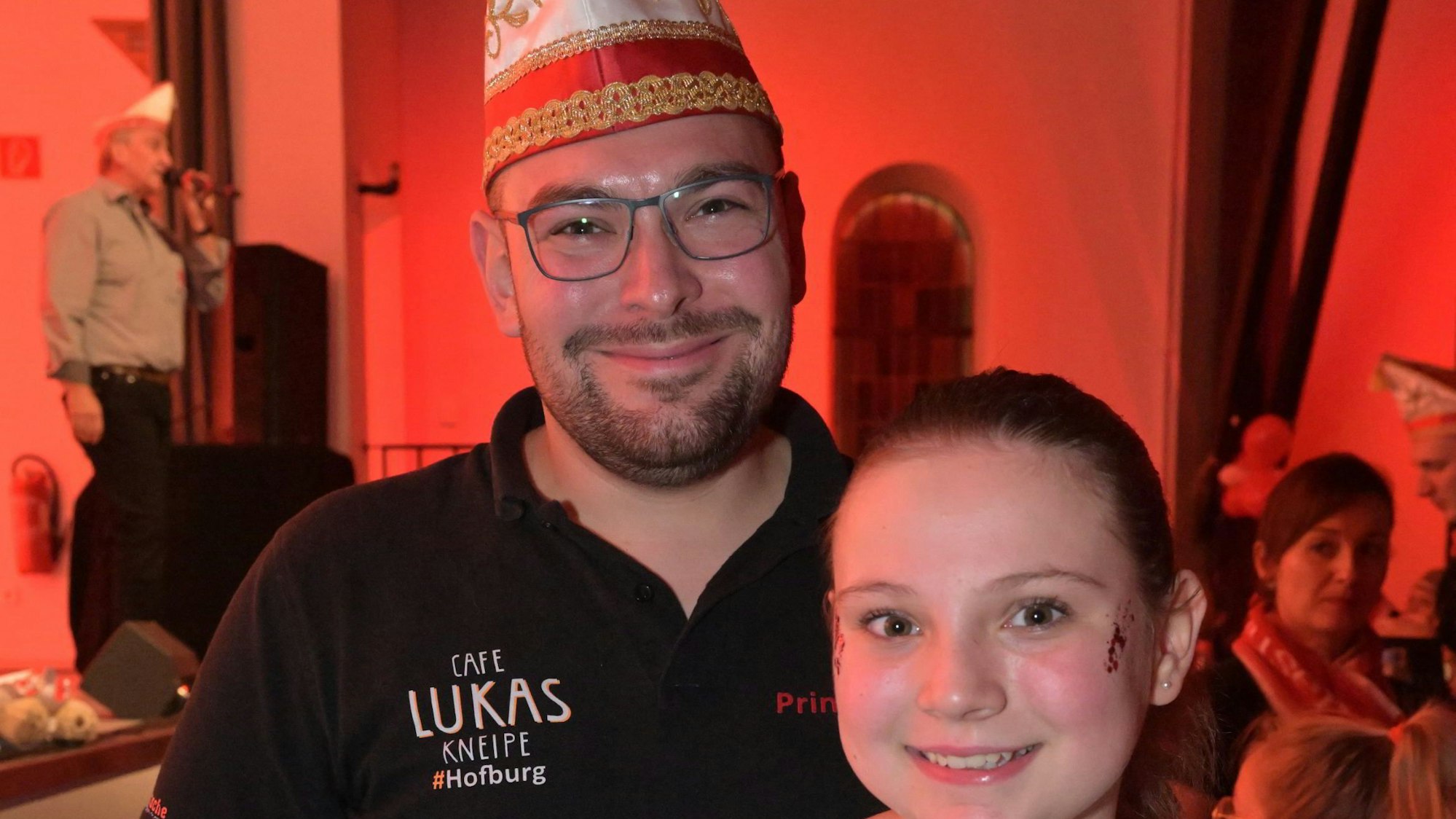 Das Foto zeigt Prinz Dennis I. und Kinderprinzessin Clara I. aus Heiligenhaus