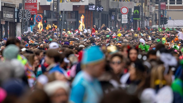 Die Zülpicher Straße im Kölner Univiertel am Elften Elften 2023.