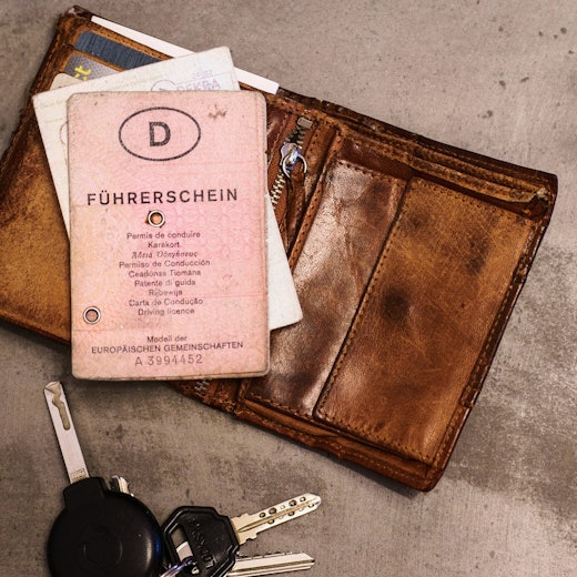 Na, auch schon länger her, dass Sie den Führerschein gemacht haben? Zumindest dann, wenn Sie noch so einen in rosa oder gar einen in grau haben.