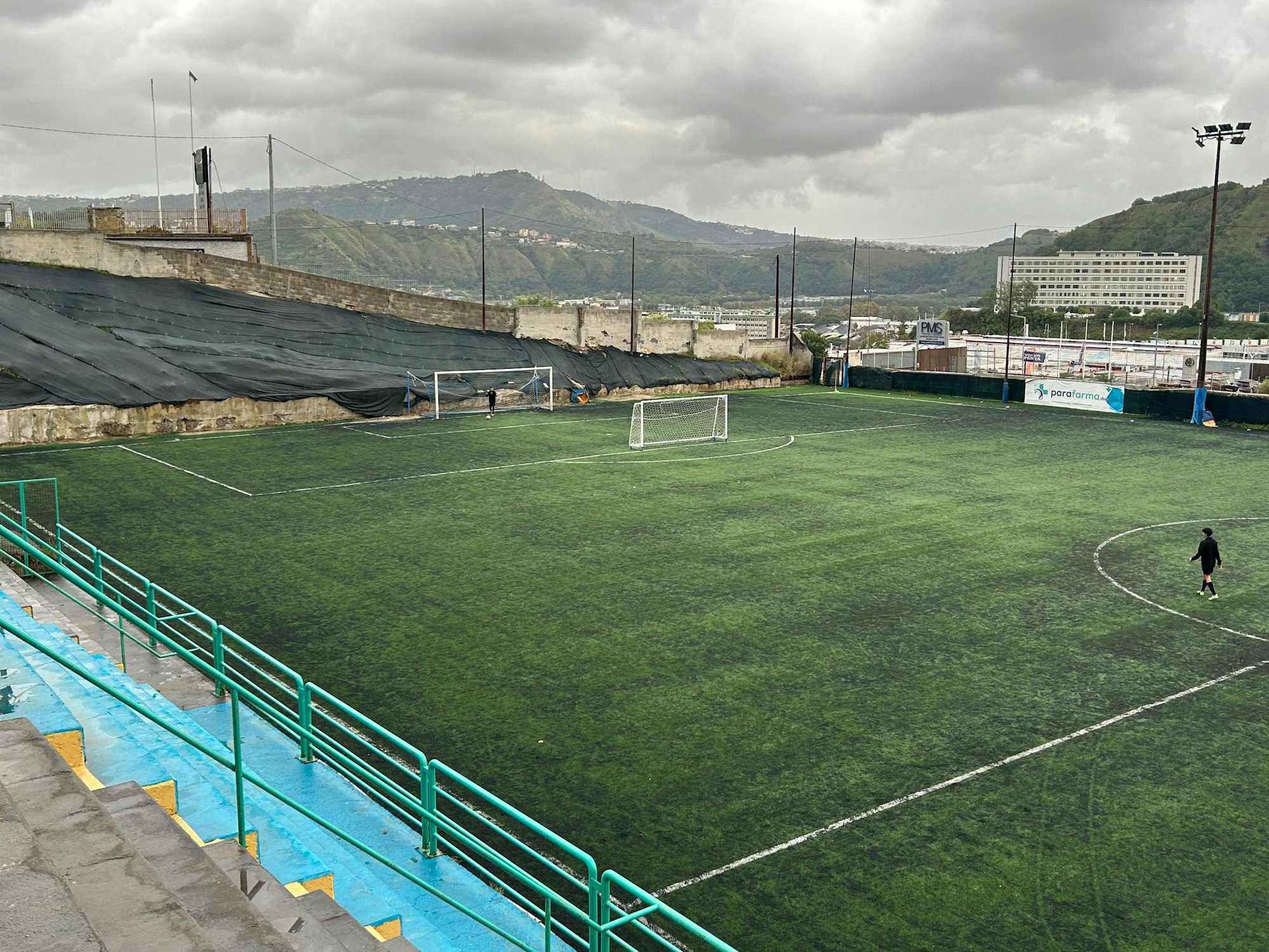 Der Sportplatz von Montefusco Spinesi im Westen der italienischen Millionenstadt Neapel.