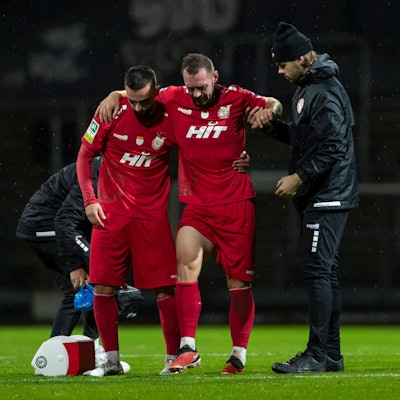 Regionalliga West, Fortuna Koeln - Borussia Moenchengladbach U23, 10.11.2023 Maik Kegel Fortuna Koeln, 10 muss verletzt ausgewechselt werden. Regionalliga West, Fortuna Koeln - Borussia Moenchengladbach U23, 15. Spieltag, am 10.11.2023, Suedstadion, Koeln DFL regulations prohibit any use of photographs as image sequences and/or quasi-video *** Regionalliga West, Fortuna Koeln Borussia Moenchengladbach U23, 10 11 2023 Maik Kegel Fortuna Koeln, 10 must be substituted due to injury Regionalliga West, Fortuna Koeln Borussia Moenchengladbach U23, 15 Matchday, on 10 11 2023, Suedstadion, Koeln DFL regulations prohibit any use of photographs as image sequences and or quasi video Copyright: xBEAUTIFULxSPORTS/Meuselx