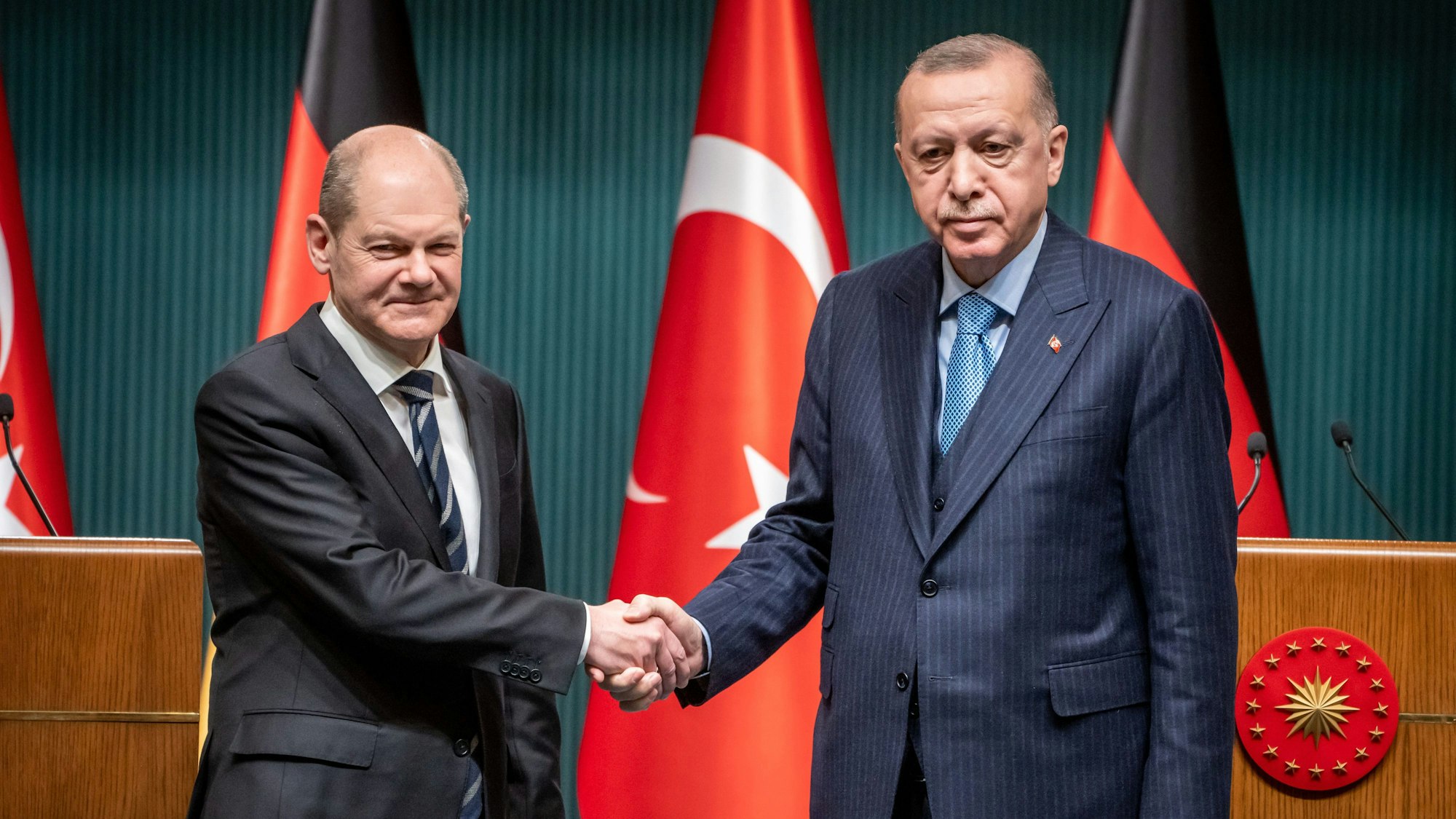 Nicht unbedingt eine Männerfreundschaft: Olaf Scholz (links) und Recep Tayyip Erdogan
