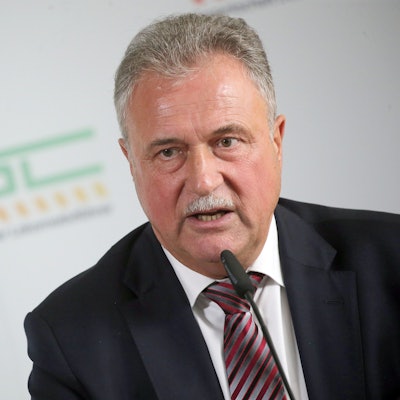 GDL-Chef Claus Weselsky hat sich mit dem ersten Streik im Tarifkonflikt mit der Deutschen Bahn zufrieden gezeigt.