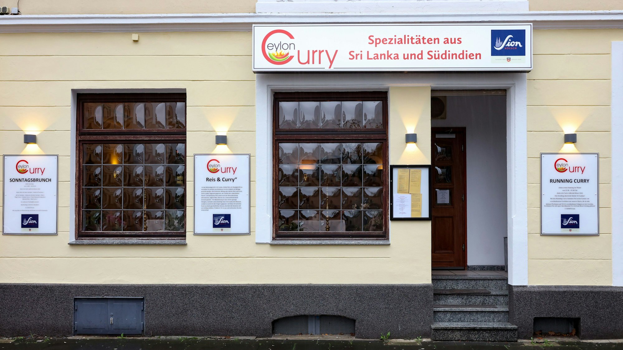 Außenansicht des Restaurants Ceylon Curry in Leverkusen