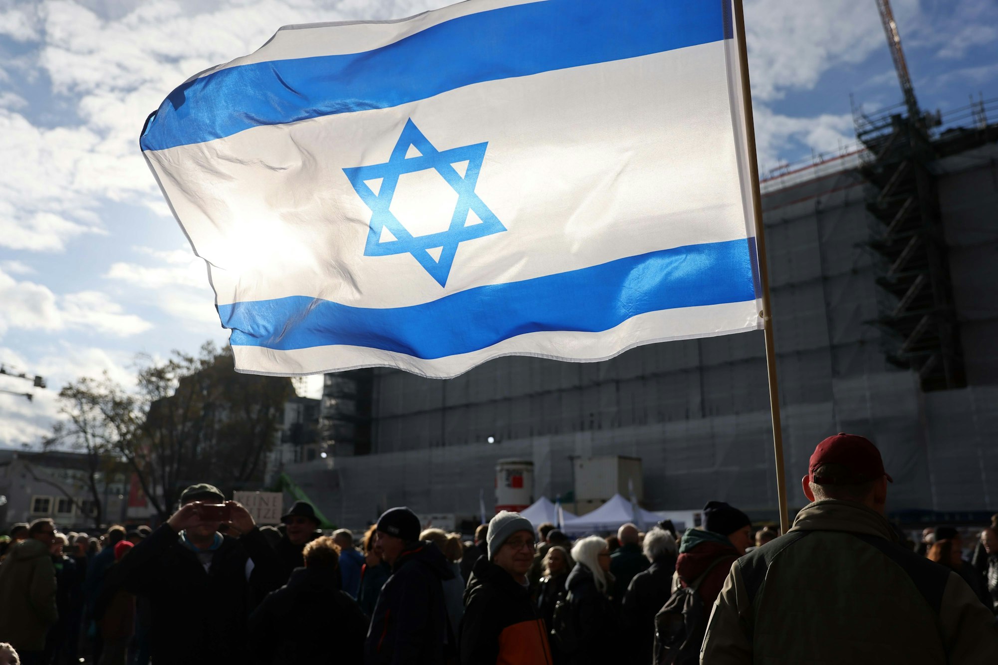 Ein Israel-Flagge bei einer Demo Anfang November in Köln.